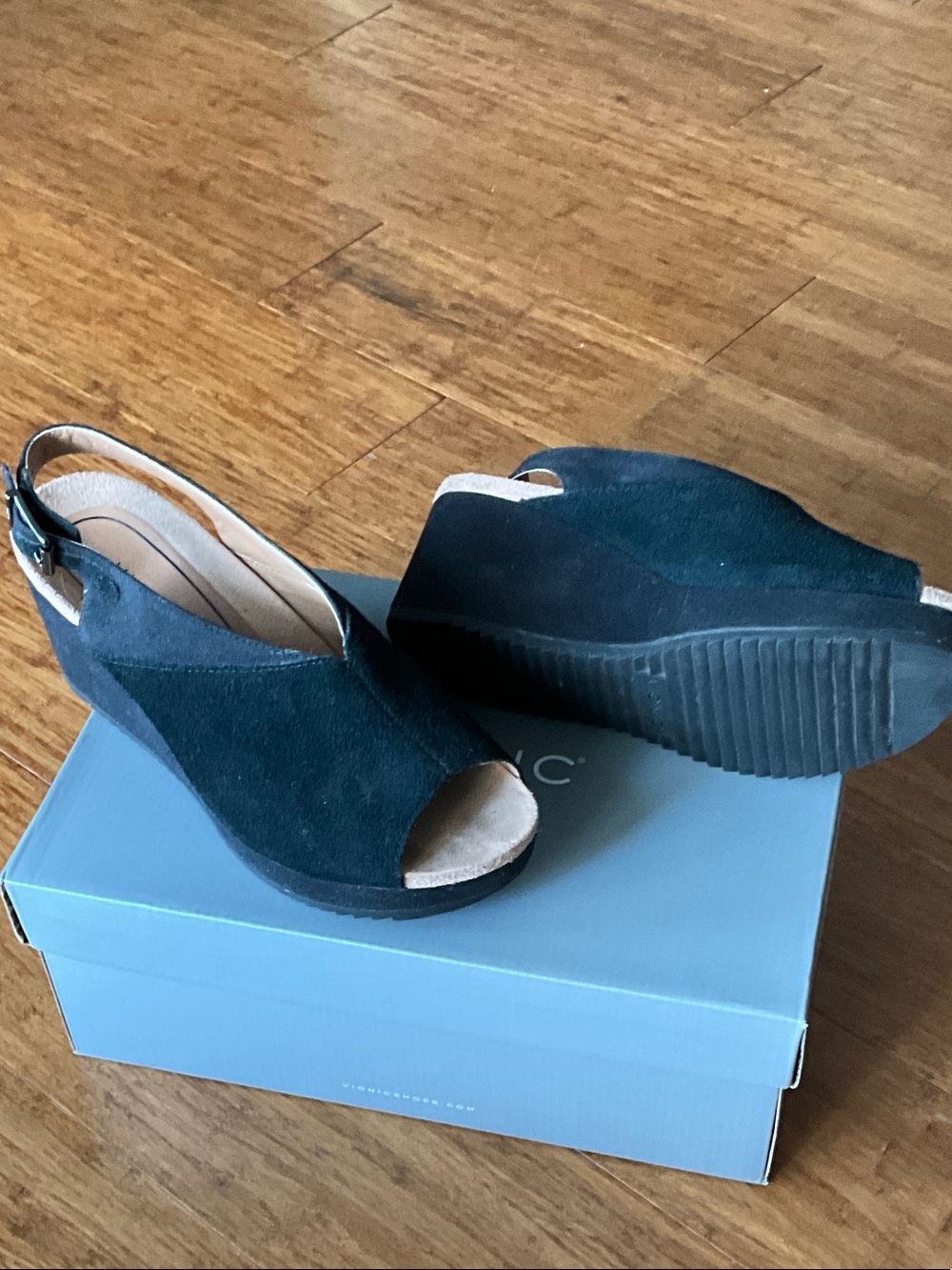 Vionic Women’s Black Suede Open-Toe Wedge Sandals - Classic Style